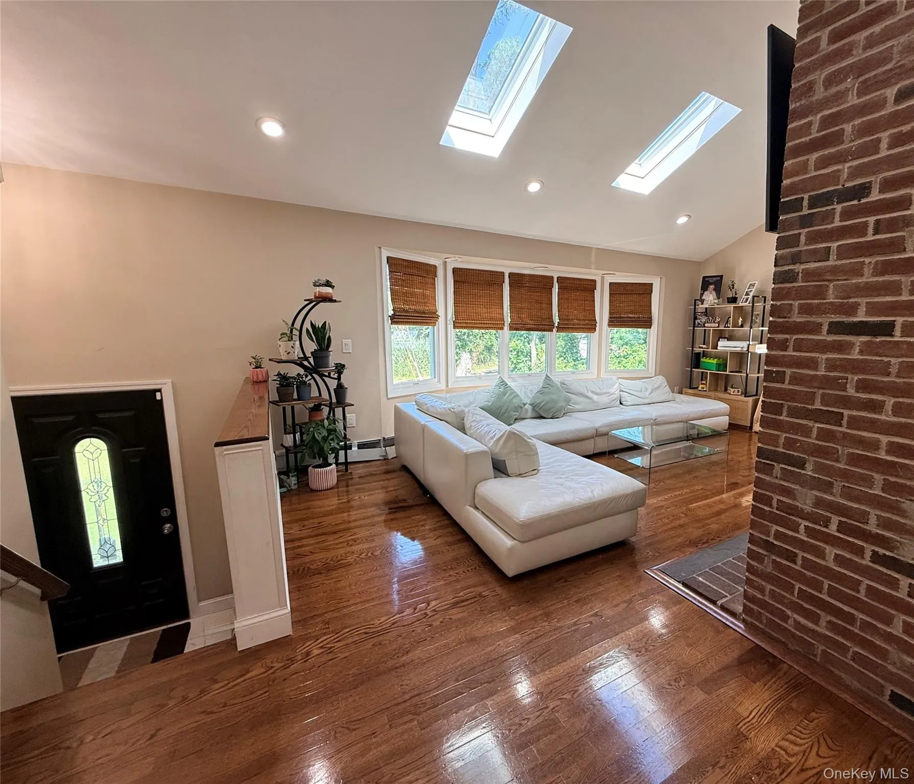 6 Pond View Drive, Riverhead, NY, 4 Bedrooms Bedrooms, 10 Rooms Rooms,3 BathroomsBathrooms,Residential,For Rent,Pond View,0,1030722 6 Pond View Drive, Riverhead, NY, 4 Bedrooms Bedrooms, 10 Rooms Rooms,3 BathroomsBathrooms,Residential,For Rent,Pond View,0,1030722