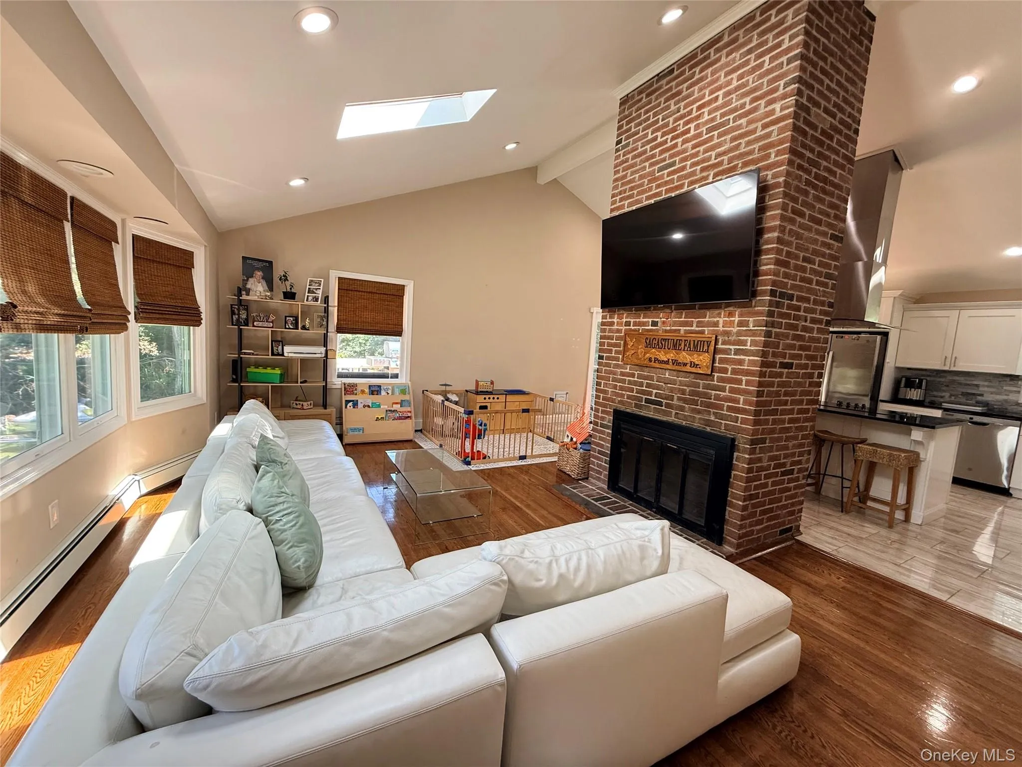 6 Pond View Drive, Riverhead, NY, 4 Bedrooms Bedrooms, 10 Rooms Rooms,3 BathroomsBathrooms,Residential,For Rent,Pond View,0,1030722 6 Pond View Drive, Riverhead, NY, 4 Bedrooms Bedrooms, 10 Rooms Rooms,3 BathroomsBathrooms,Residential,For Rent,Pond View,0,1030722