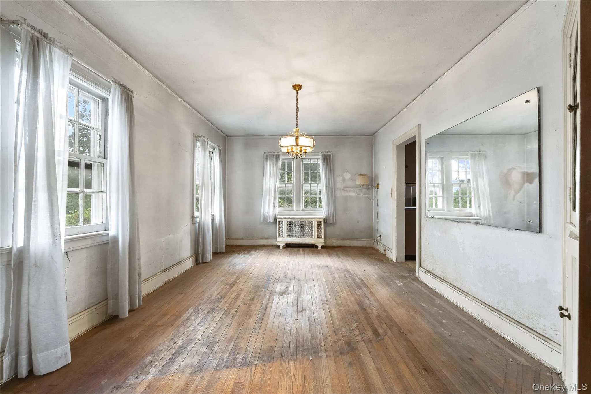 Dining room. Dining room.