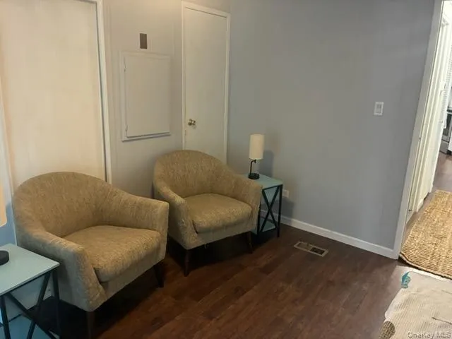 1661 Old Country Road, Riverhead, NY, 2 Bedrooms Bedrooms, 5 Rooms Rooms,1 BathroomBathrooms,Residential,For Rent,Old Country,0,1030728 1661 Old Country Road, Riverhead, NY, 2 Bedrooms Bedrooms, 5 Rooms Rooms,1 BathroomBathrooms,Residential,For Rent,Old Country,0,1030728