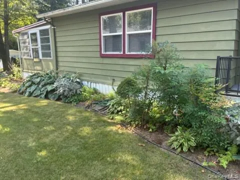 1661 Old Country Road, Riverhead, NY, 2 Bedrooms Bedrooms, 5 Rooms Rooms,1 BathroomBathrooms,Residential,For Rent,Old Country,0,1030728 1661 Old Country Road, Riverhead, NY, 2 Bedrooms Bedrooms, 5 Rooms Rooms,1 BathroomBathrooms,Residential,For Rent,Old Country,0,1030728
