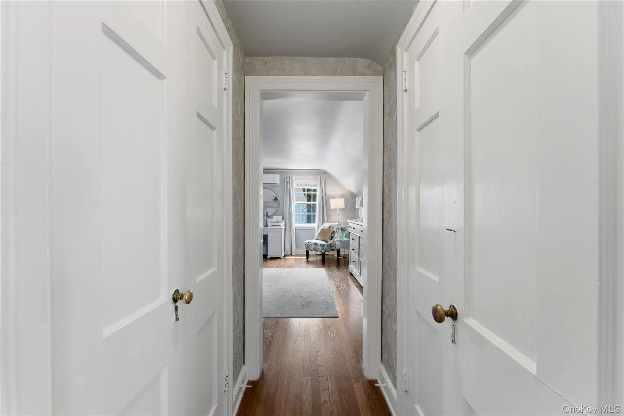 Entrance into the Primary Bedroom En-suite . Entrance into the Primary Bedroom En-suite .