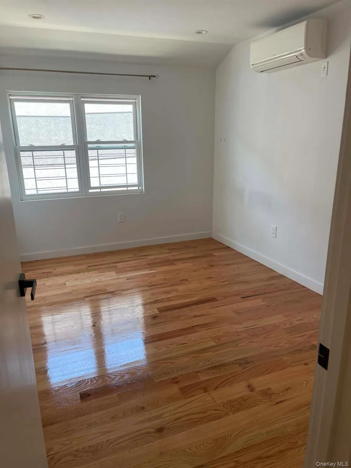 10816 Pinegrove Street, New York, NY, 3 Bedrooms Bedrooms, 4 Rooms Rooms,2 BathroomsBathrooms,Residential Lease,For Rent,Pinegrove,0,1030730 10816 Pinegrove Street, New York, NY, 3 Bedrooms Bedrooms, 4 Rooms Rooms,2 BathroomsBathrooms,Residential Lease,For Rent,Pinegrove,0,1030730