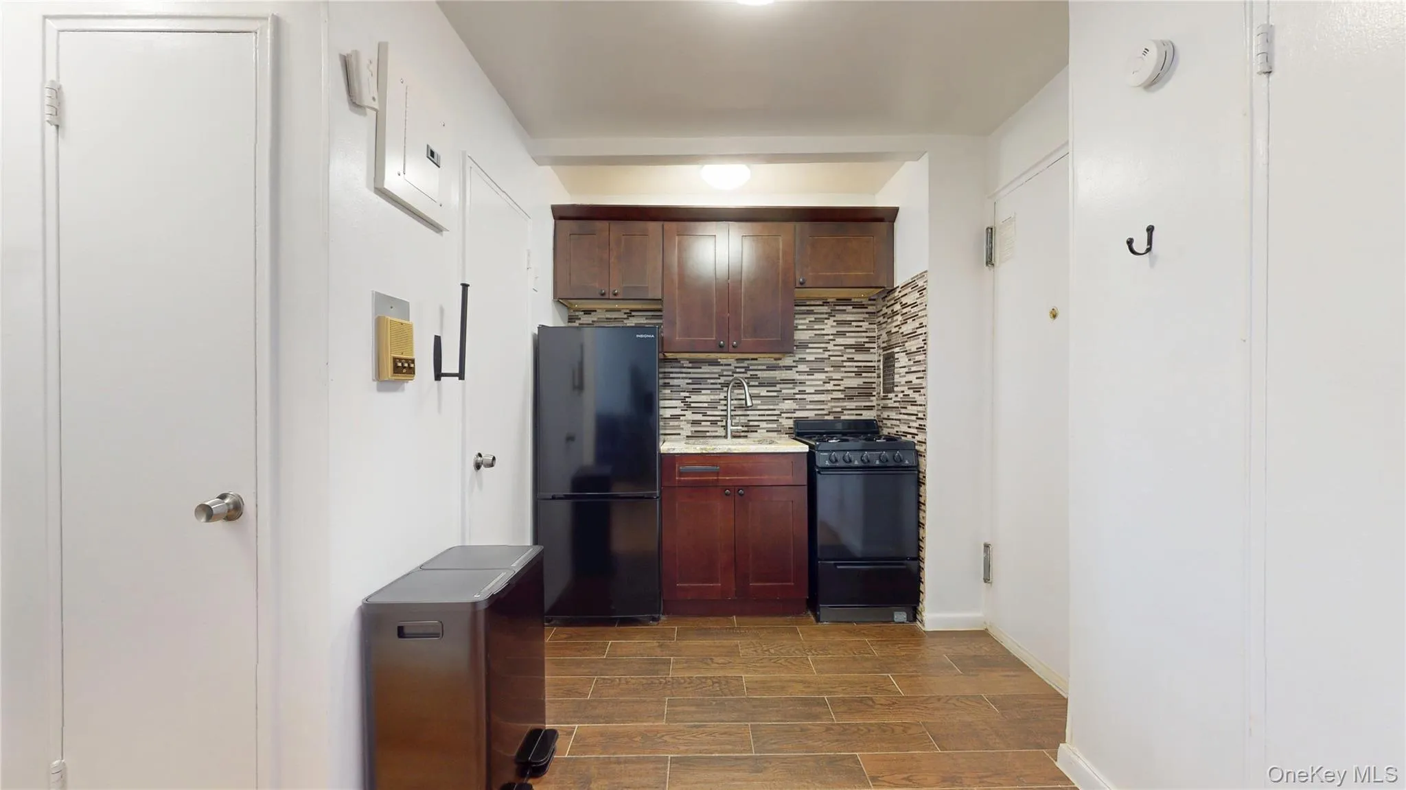 84-50 169th Street, New York, NY, 4 Rooms Rooms,1 BathroomBathrooms,Residential Lease,For Rent,169th,0,1030735 84-50 169th Street, New York, NY, 4 Rooms Rooms,1 BathroomBathrooms,Residential Lease,For Rent,169th,0,1030735