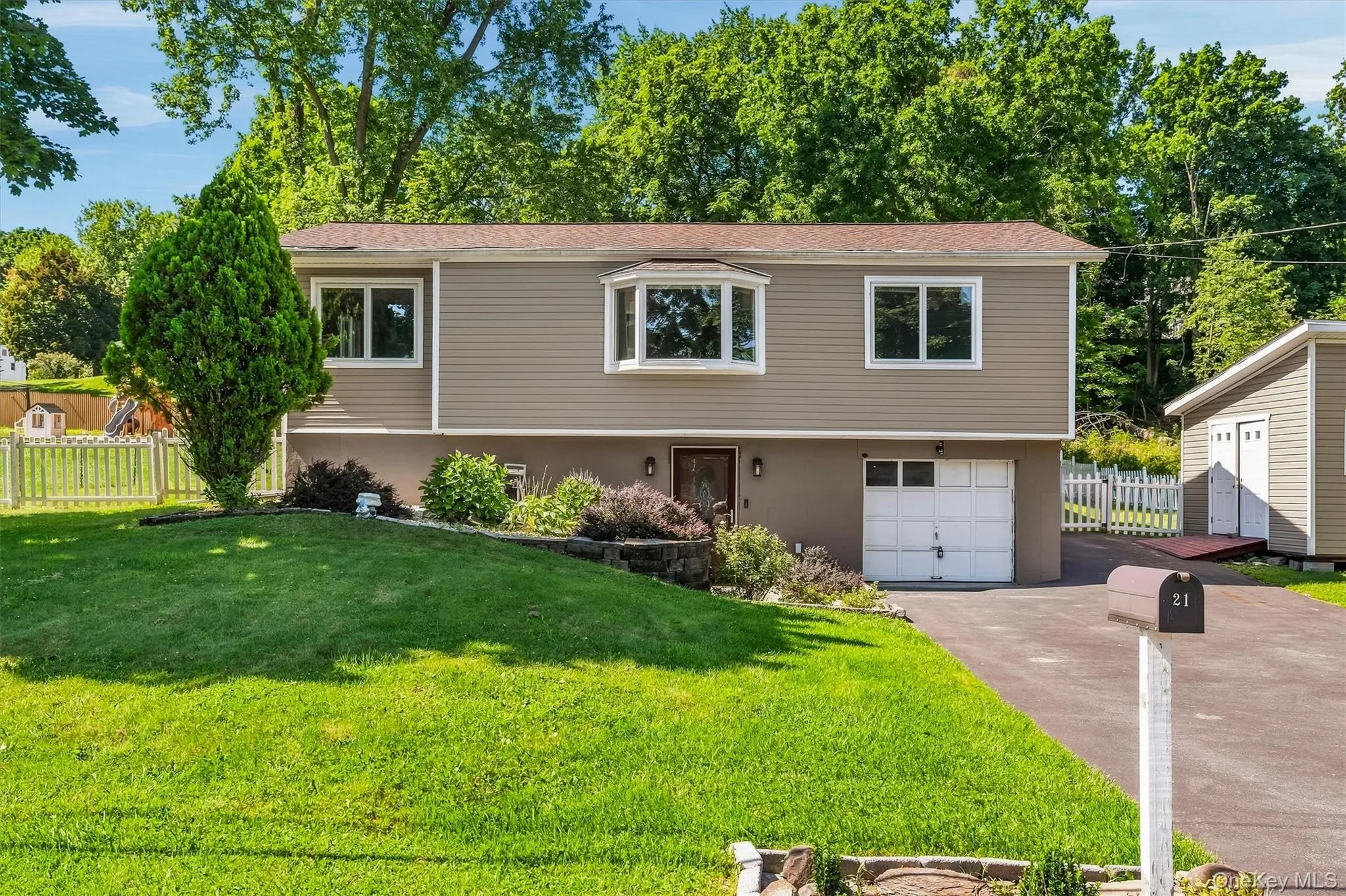 21 Trotting Drive, Chester Town, NY, 3 Bedrooms Bedrooms, 8 Rooms Rooms,2 BathroomsBathrooms,Residential,For Rent,Trotting,0,1030740 21 Trotting Drive, Chester Town, NY, 3 Bedrooms Bedrooms, 8 Rooms Rooms,2 BathroomsBathrooms,Residential,For Rent,Trotting,0,1030740