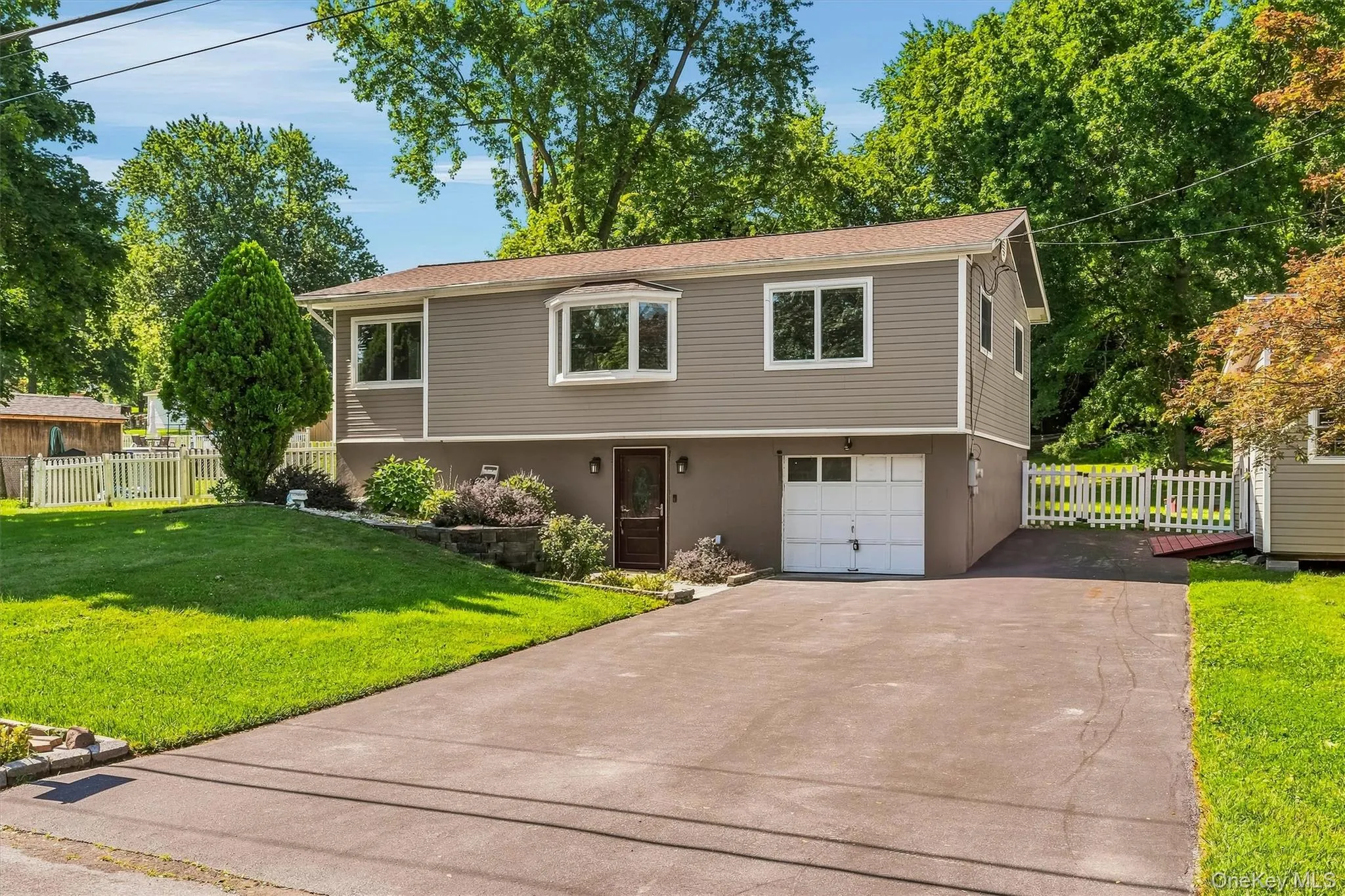21 Trotting Drive, Chester Town, NY, 3 Bedrooms Bedrooms, 8 Rooms Rooms,2 BathroomsBathrooms,Residential,For Rent,Trotting,0,1030740 21 Trotting Drive, Chester Town, NY, 3 Bedrooms Bedrooms, 8 Rooms Rooms,2 BathroomsBathrooms,Residential,For Rent,Trotting,0,1030740