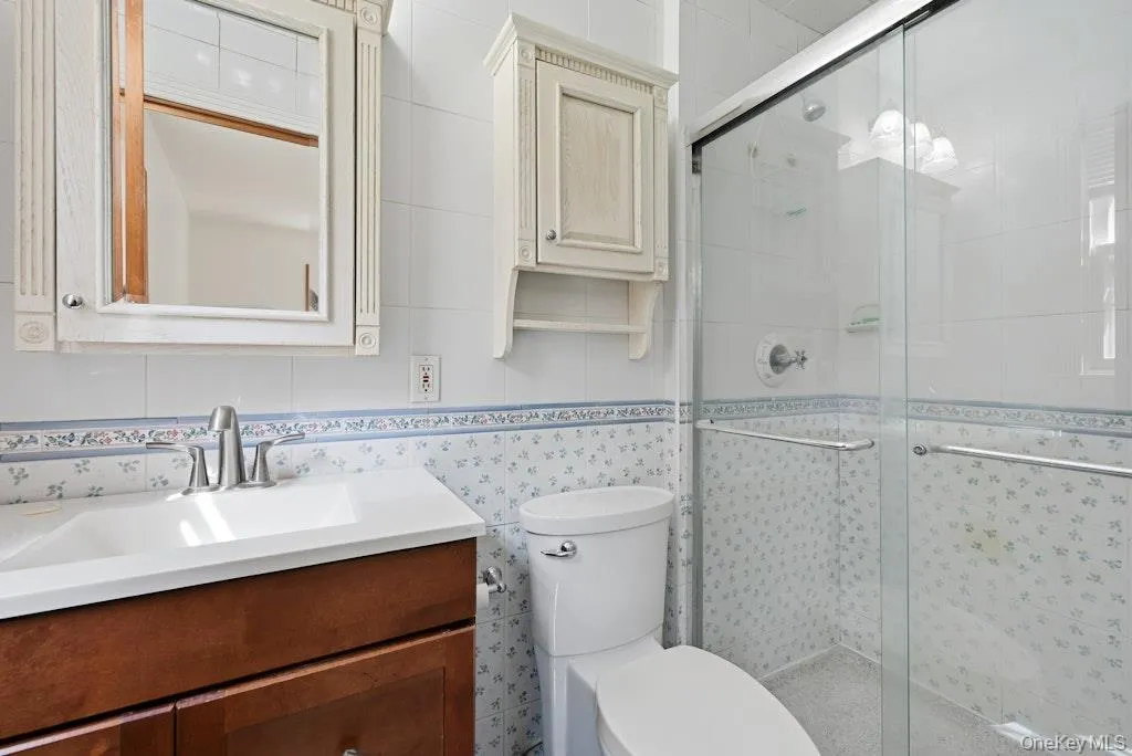 20 Williamsburg Drive, Smithtown, NY, 6 Bedrooms Bedrooms, 12 Rooms Rooms,2 BathroomsBathrooms,Residential Lease,For Rent,Williamsburg,0,1030743 20 Williamsburg Drive, Smithtown, NY, 6 Bedrooms Bedrooms, 12 Rooms Rooms,2 BathroomsBathrooms,Residential Lease,For Rent,Williamsburg,0,1030743