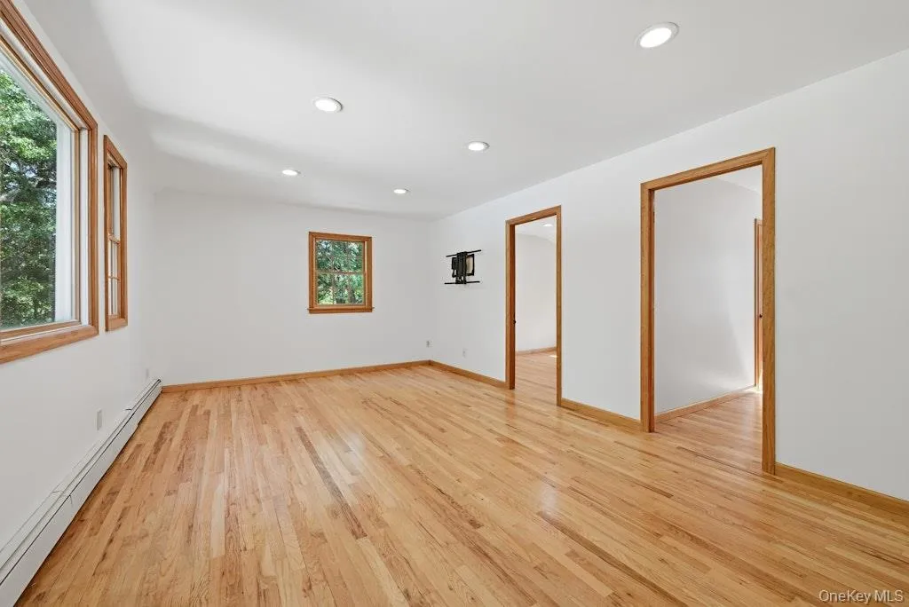 20 Williamsburg Drive, Smithtown, NY, 6 Bedrooms Bedrooms, 12 Rooms Rooms,2 BathroomsBathrooms,Residential Lease,For Rent,Williamsburg,0,1030743 20 Williamsburg Drive, Smithtown, NY, 6 Bedrooms Bedrooms, 12 Rooms Rooms,2 BathroomsBathrooms,Residential Lease,For Rent,Williamsburg,0,1030743