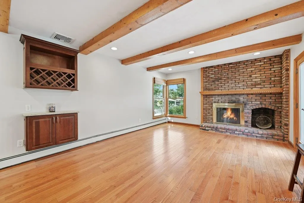 20 Williamsburg Drive, Smithtown, NY, 6 Bedrooms Bedrooms, 12 Rooms Rooms,2 BathroomsBathrooms,Residential Lease,For Rent,Williamsburg,0,1030743 20 Williamsburg Drive, Smithtown, NY, 6 Bedrooms Bedrooms, 12 Rooms Rooms,2 BathroomsBathrooms,Residential Lease,For Rent,Williamsburg,0,1030743
