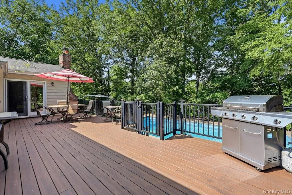 20 Williamsburg Drive, Smithtown, NY, 6 Bedrooms Bedrooms, 12 Rooms Rooms,2 BathroomsBathrooms,Residential Lease,For Rent,Williamsburg,0,1030743 20 Williamsburg Drive, Smithtown, NY, 6 Bedrooms Bedrooms, 12 Rooms Rooms,2 BathroomsBathrooms,Residential Lease,For Rent,Williamsburg,0,1030743