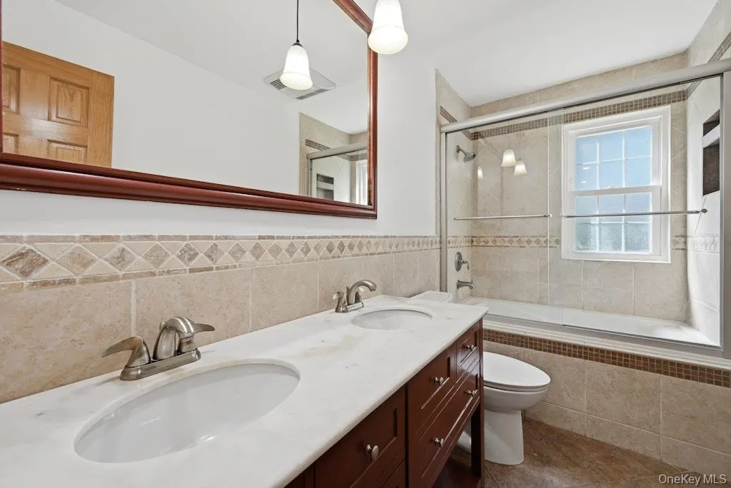 20 Williamsburg Drive, Smithtown, NY, 6 Bedrooms Bedrooms, 12 Rooms Rooms,2 BathroomsBathrooms,Residential Lease,For Rent,Williamsburg,0,1030743 20 Williamsburg Drive, Smithtown, NY, 6 Bedrooms Bedrooms, 12 Rooms Rooms,2 BathroomsBathrooms,Residential Lease,For Rent,Williamsburg,0,1030743