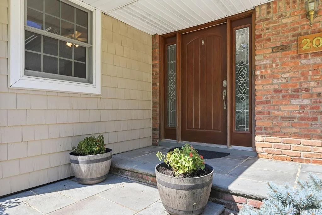 20 Williamsburg Drive, Smithtown, NY, 6 Bedrooms Bedrooms, 12 Rooms Rooms,2 BathroomsBathrooms,Residential Lease,For Rent,Williamsburg,0,1030743 20 Williamsburg Drive, Smithtown, NY, 6 Bedrooms Bedrooms, 12 Rooms Rooms,2 BathroomsBathrooms,Residential Lease,For Rent,Williamsburg,0,1030743