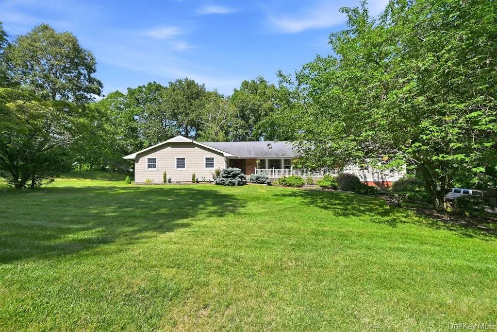 20 Williamsburg Drive, Smithtown, NY, 6 Bedrooms Bedrooms, 12 Rooms Rooms,2 BathroomsBathrooms,Residential Lease,For Rent,Williamsburg,0,1030743 20 Williamsburg Drive, Smithtown, NY, 6 Bedrooms Bedrooms, 12 Rooms Rooms,2 BathroomsBathrooms,Residential Lease,For Rent,Williamsburg,0,1030743