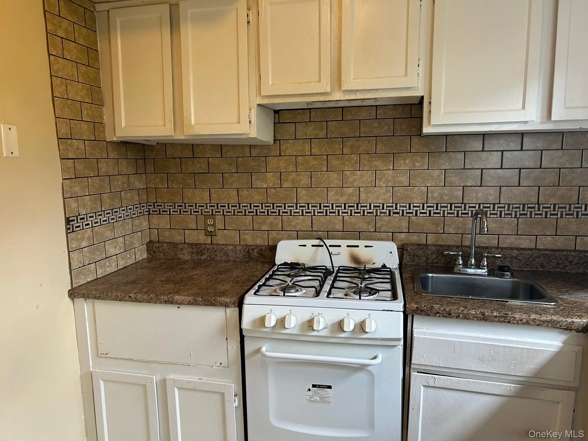 175 Sneden Place, Ramapo, NY, 1 Bedroom Bedrooms, 5 Rooms Rooms,1 BathroomBathrooms,Residential,For Rent,Sneden,0,1030744 175 Sneden Place, Ramapo, NY, 1 Bedroom Bedrooms, 5 Rooms Rooms,1 BathroomBathrooms,Residential,For Rent,Sneden,0,1030744