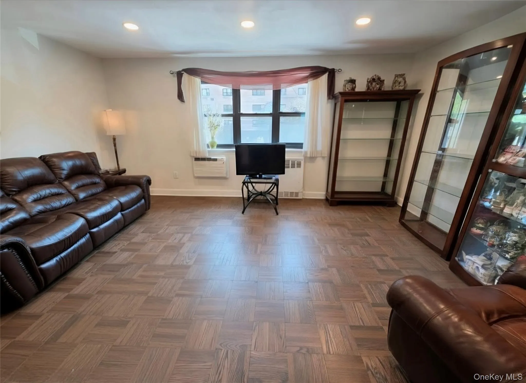 88-25 155th Avenue, New York, NY, 1 Bedroom Bedrooms, 4 Rooms Rooms,1 BathroomBathrooms,Residential,For Rent,155th,0,1030752 88-25 155th Avenue, New York, NY, 1 Bedroom Bedrooms, 4 Rooms Rooms,1 BathroomBathrooms,Residential,For Rent,155th,0,1030752