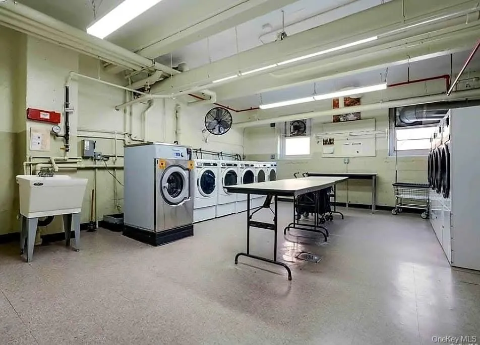 88-25 155th Avenue, New York, NY, 1 Bedroom Bedrooms, 4 Rooms Rooms,1 BathroomBathrooms,Residential,For Rent,155th,0,1030752 88-25 155th Avenue, New York, NY, 1 Bedroom Bedrooms, 4 Rooms Rooms,1 BathroomBathrooms,Residential,For Rent,155th,0,1030752