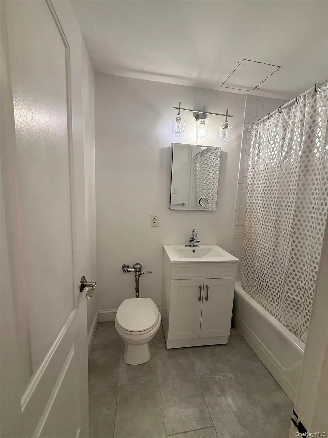 88-25 155th Avenue, New York, NY, 1 Bedroom Bedrooms, 4 Rooms Rooms,1 BathroomBathrooms,Residential,For Rent,155th,0,1030752 88-25 155th Avenue, New York, NY, 1 Bedroom Bedrooms, 4 Rooms Rooms,1 BathroomBathrooms,Residential,For Rent,155th,0,1030752