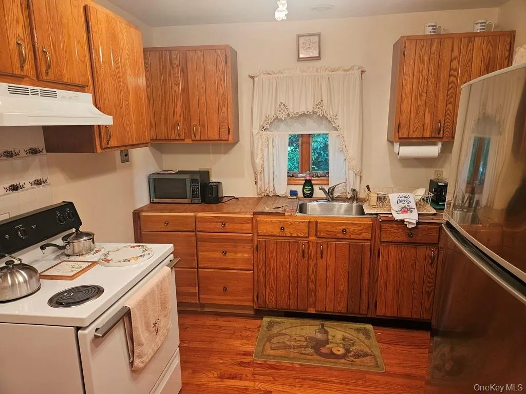 607 Happy Avenue, Bethel, NY, 2 Bedrooms Bedrooms, 6 Rooms Rooms,1 BathroomBathrooms,Residential,For Rent,Happy,0,1030753 607 Happy Avenue, Bethel, NY, 2 Bedrooms Bedrooms, 6 Rooms Rooms,1 BathroomBathrooms,Residential,For Rent,Happy,0,1030753