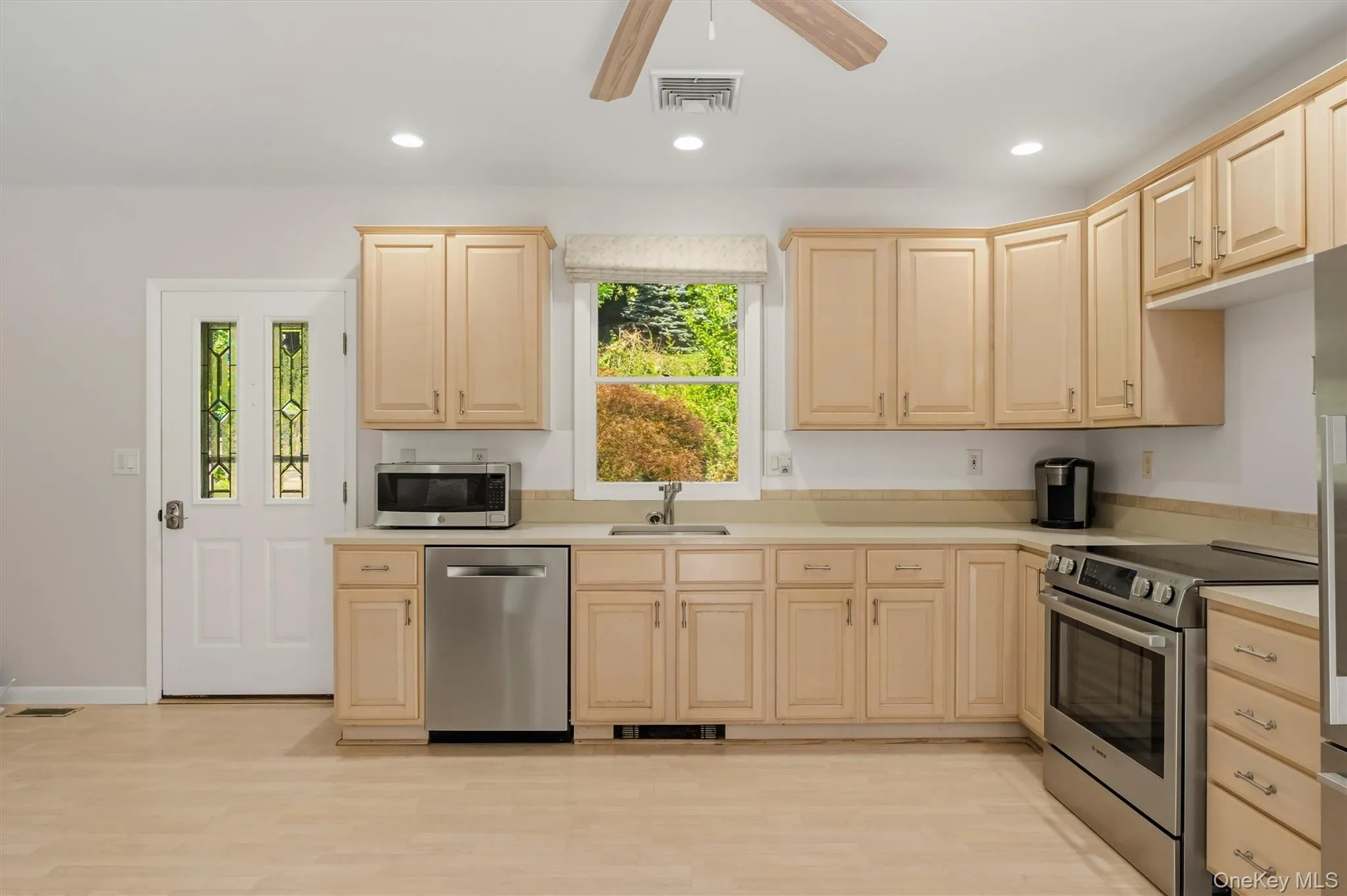 136 Lake Road, New Windsor, NY, 2 Bedrooms Bedrooms, 5 Rooms Rooms,1 BathroomBathrooms,Residential,For Rent,Lake,0,1030769 136 Lake Road, New Windsor, NY, 2 Bedrooms Bedrooms, 5 Rooms Rooms,1 BathroomBathrooms,Residential,For Rent,Lake,0,1030769