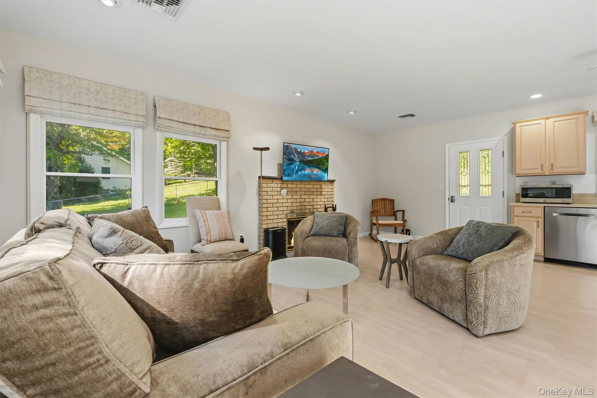 136 Lake Road, New Windsor, NY, 2 Bedrooms Bedrooms, 5 Rooms Rooms,1 BathroomBathrooms,Residential,For Rent,Lake,0,1030769 136 Lake Road, New Windsor, NY, 2 Bedrooms Bedrooms, 5 Rooms Rooms,1 BathroomBathrooms,Residential,For Rent,Lake,0,1030769