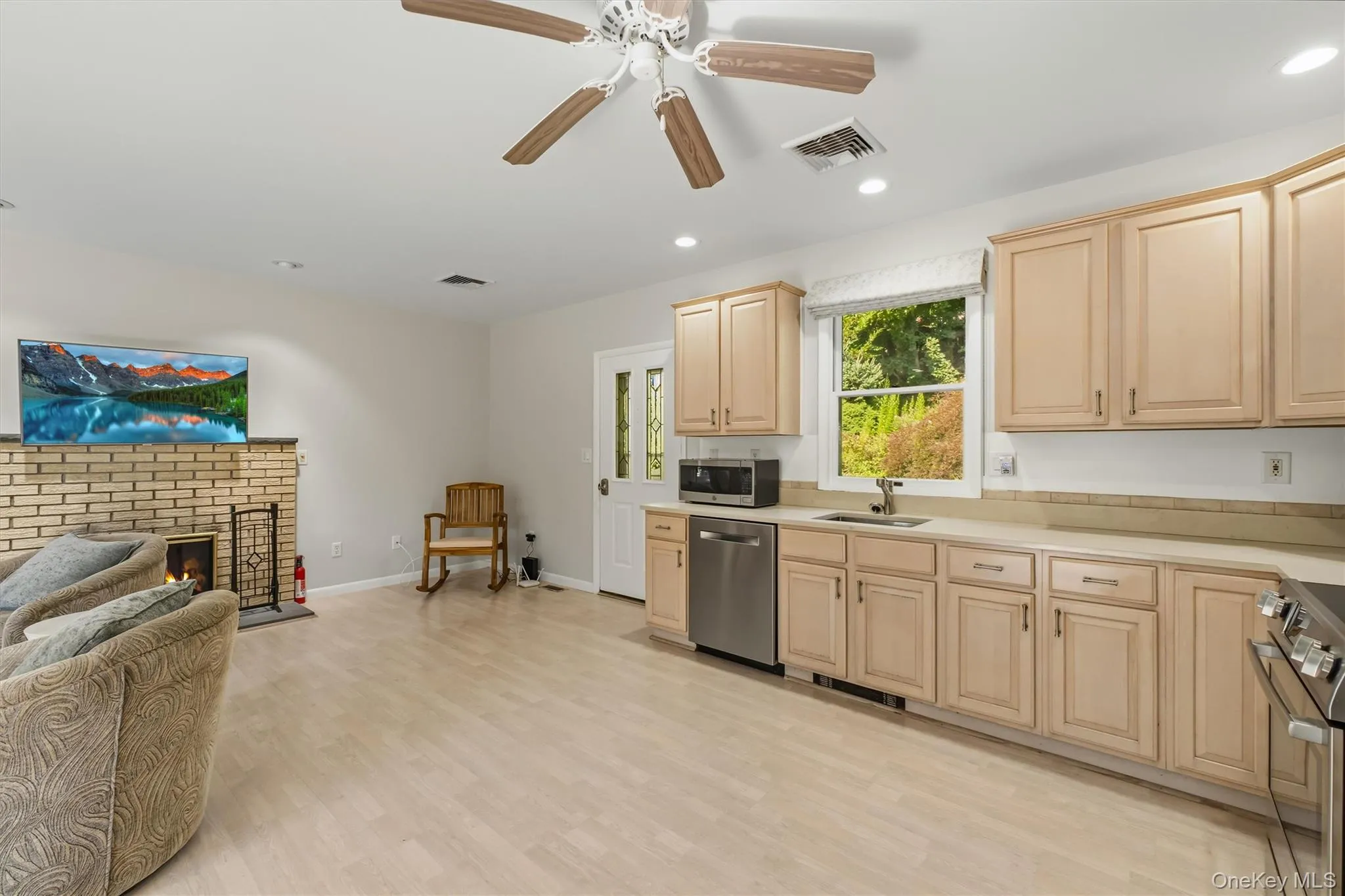 136 Lake Road, New Windsor, NY, 2 Bedrooms Bedrooms, 5 Rooms Rooms,1 BathroomBathrooms,Residential,For Rent,Lake,0,1030769 136 Lake Road, New Windsor, NY, 2 Bedrooms Bedrooms, 5 Rooms Rooms,1 BathroomBathrooms,Residential,For Rent,Lake,0,1030769