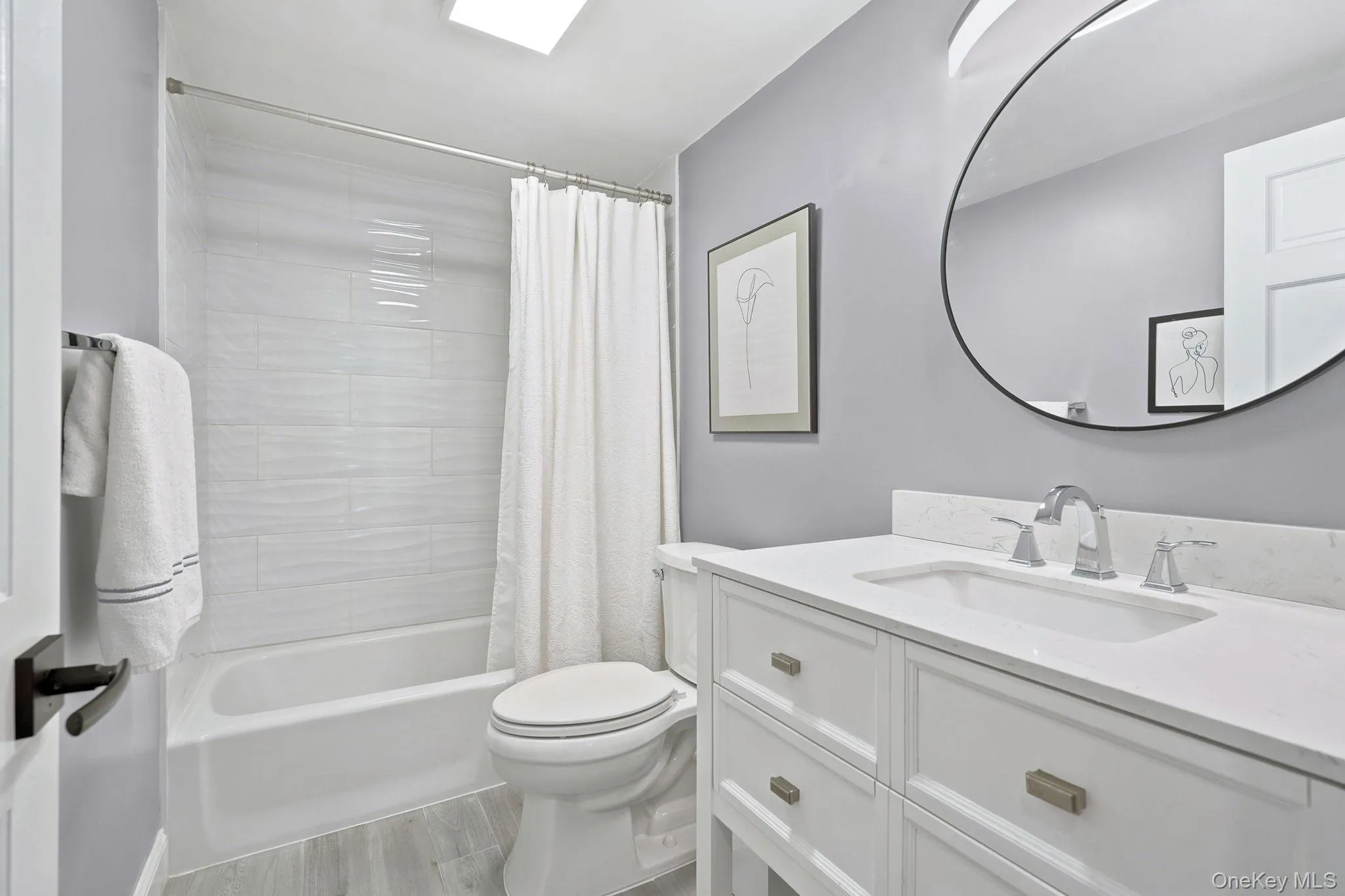 Full hall bathroom Full hall bathroom