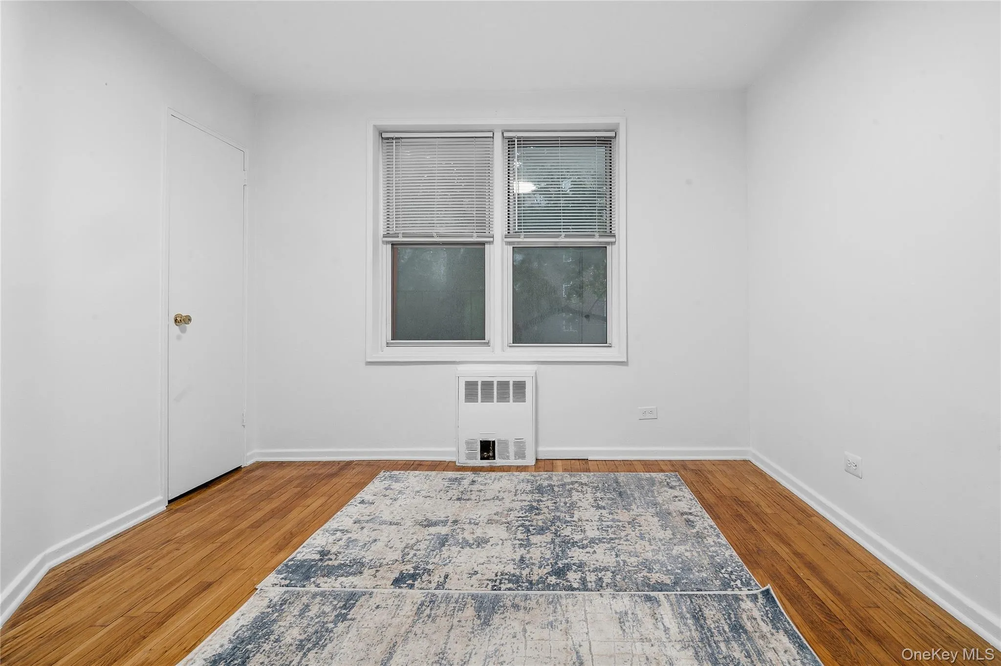 74-45 Yellowstone Boulevard, New York, NY, 1 Bedroom Bedrooms, 5 Rooms Rooms,1 BathroomBathrooms,Residential,For Rent,Yellowstone,0,1030783 74-45 Yellowstone Boulevard, New York, NY, 1 Bedroom Bedrooms, 5 Rooms Rooms,1 BathroomBathrooms,Residential,For Rent,Yellowstone,0,1030783