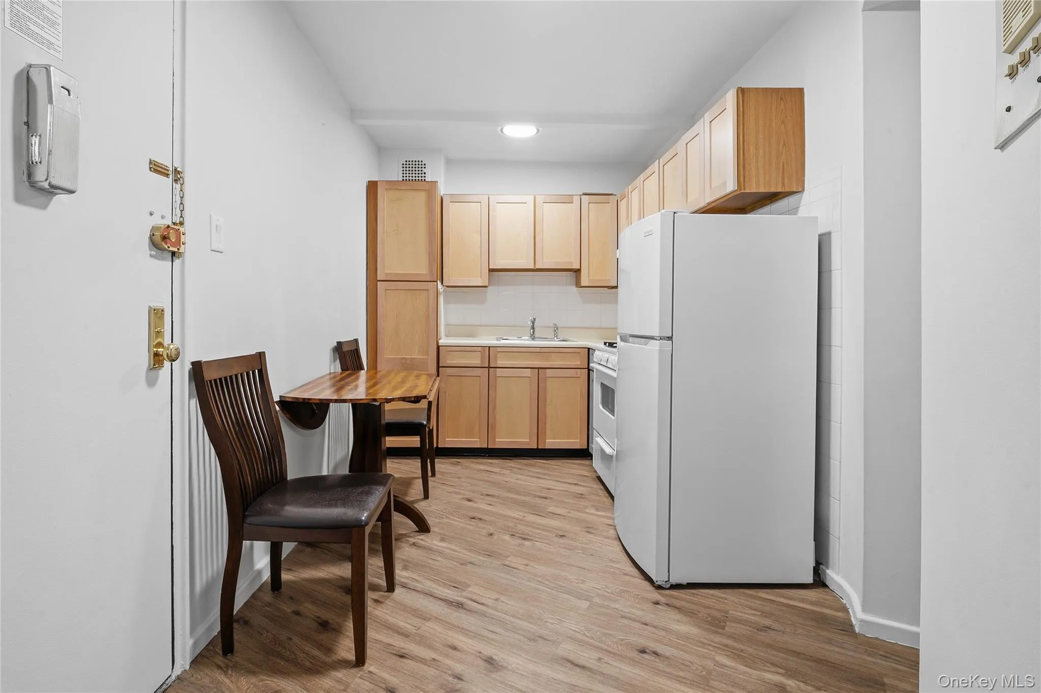 74-45 Yellowstone Boulevard, New York, NY, 1 Bedroom Bedrooms, 5 Rooms Rooms,1 BathroomBathrooms,Residential,For Rent,Yellowstone,0,1030783 74-45 Yellowstone Boulevard, New York, NY, 1 Bedroom Bedrooms, 5 Rooms Rooms,1 BathroomBathrooms,Residential,For Rent,Yellowstone,0,1030783