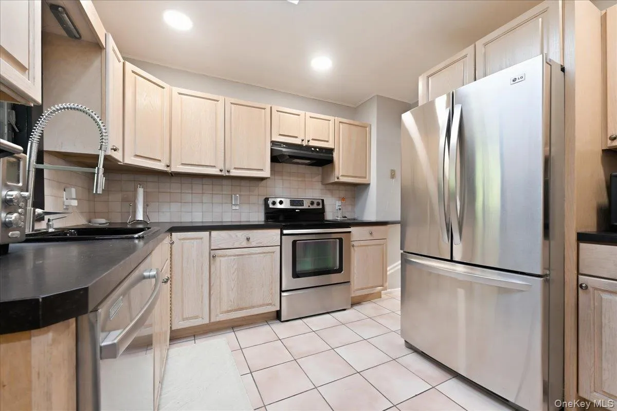 658 Richmond Road, Hempstead, NY, 3 Bedrooms Bedrooms, 7 Rooms Rooms,2 BathroomsBathrooms,Residential,For Rent,Richmond,0,1030787 658 Richmond Road, Hempstead, NY, 3 Bedrooms Bedrooms, 7 Rooms Rooms,2 BathroomsBathrooms,Residential,For Rent,Richmond,0,1030787