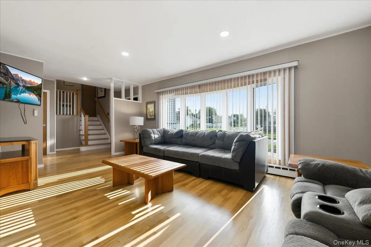 658 Richmond Road, Hempstead, NY, 3 Bedrooms Bedrooms, 7 Rooms Rooms,2 BathroomsBathrooms,Residential,For Rent,Richmond,0,1030787 658 Richmond Road, Hempstead, NY, 3 Bedrooms Bedrooms, 7 Rooms Rooms,2 BathroomsBathrooms,Residential,For Rent,Richmond,0,1030787