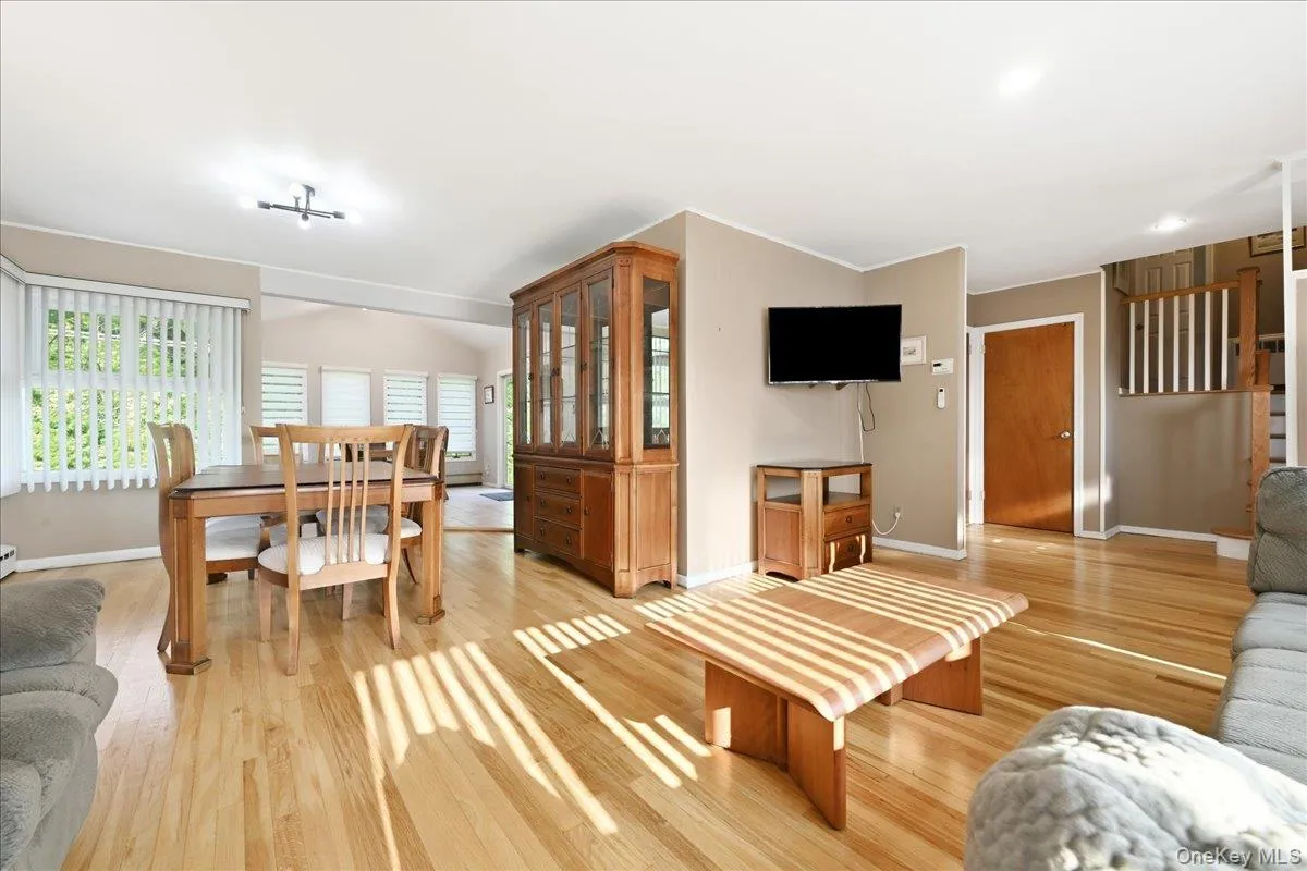 658 Richmond Road, Hempstead, NY, 3 Bedrooms Bedrooms, 7 Rooms Rooms,2 BathroomsBathrooms,Residential,For Rent,Richmond,0,1030787 658 Richmond Road, Hempstead, NY, 3 Bedrooms Bedrooms, 7 Rooms Rooms,2 BathroomsBathrooms,Residential,For Rent,Richmond,0,1030787