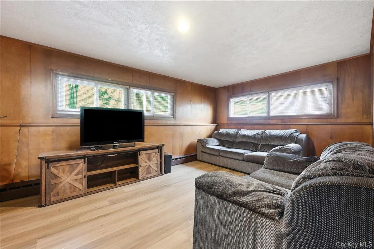 658 Richmond Road, Hempstead, NY, 3 Bedrooms Bedrooms, 7 Rooms Rooms,2 BathroomsBathrooms,Residential,For Rent,Richmond,0,1030787 658 Richmond Road, Hempstead, NY, 3 Bedrooms Bedrooms, 7 Rooms Rooms,2 BathroomsBathrooms,Residential,For Rent,Richmond,0,1030787