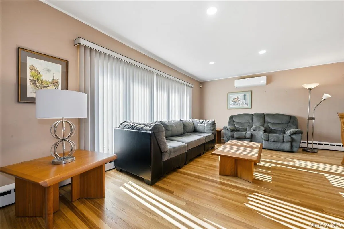 658 Richmond Road, Hempstead, NY, 3 Bedrooms Bedrooms, 7 Rooms Rooms,2 BathroomsBathrooms,Residential,For Rent,Richmond,0,1030787 658 Richmond Road, Hempstead, NY, 3 Bedrooms Bedrooms, 7 Rooms Rooms,2 BathroomsBathrooms,Residential,For Rent,Richmond,0,1030787