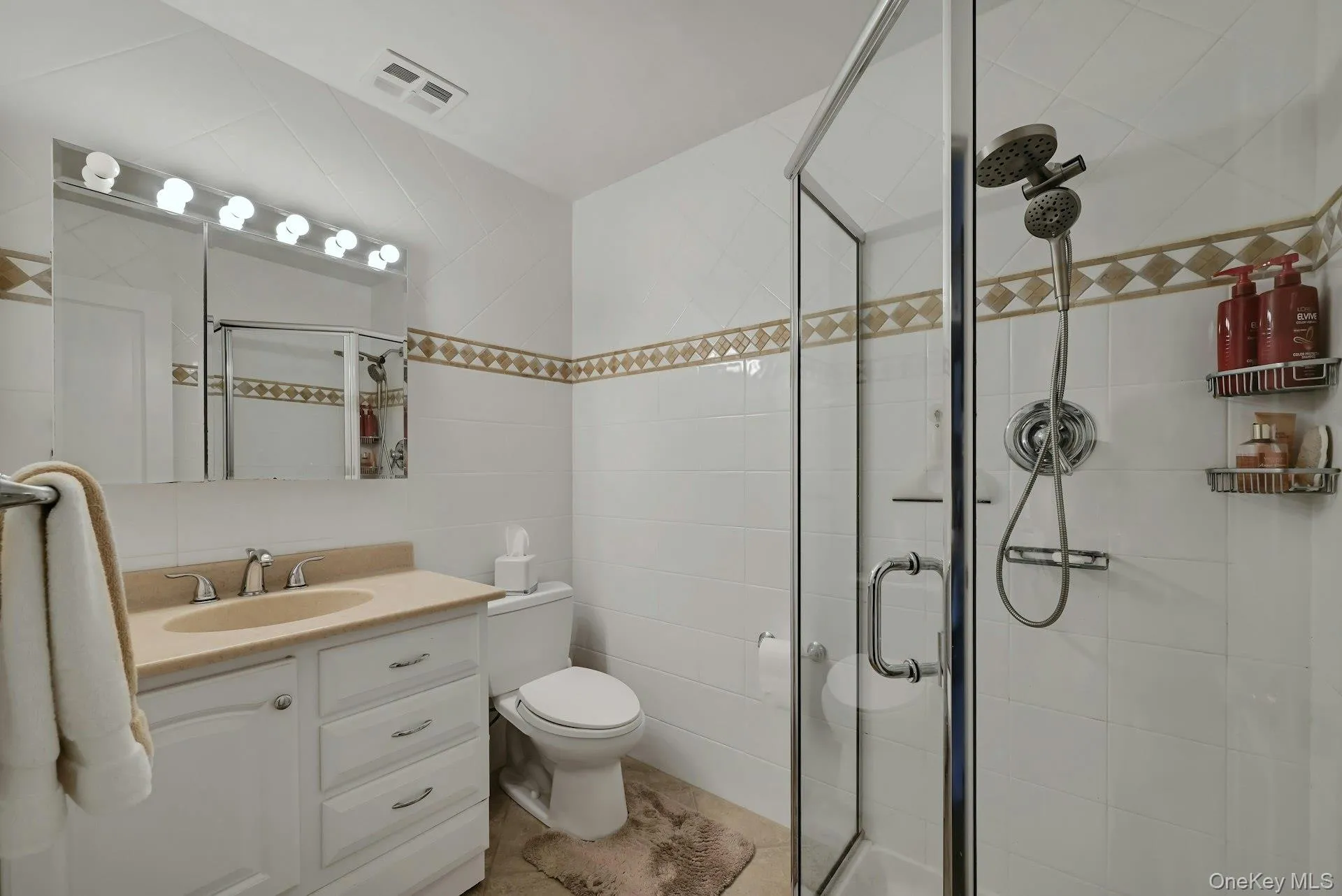 9 Heritage Drive, Clarkstown, NY, 2 Bedrooms Bedrooms, 7 Rooms Rooms,2 BathroomsBathrooms,Residential,For Rent,Heritage,0,1030800 9 Heritage Drive, Clarkstown, NY, 2 Bedrooms Bedrooms, 7 Rooms Rooms,2 BathroomsBathrooms,Residential,For Rent,Heritage,0,1030800
