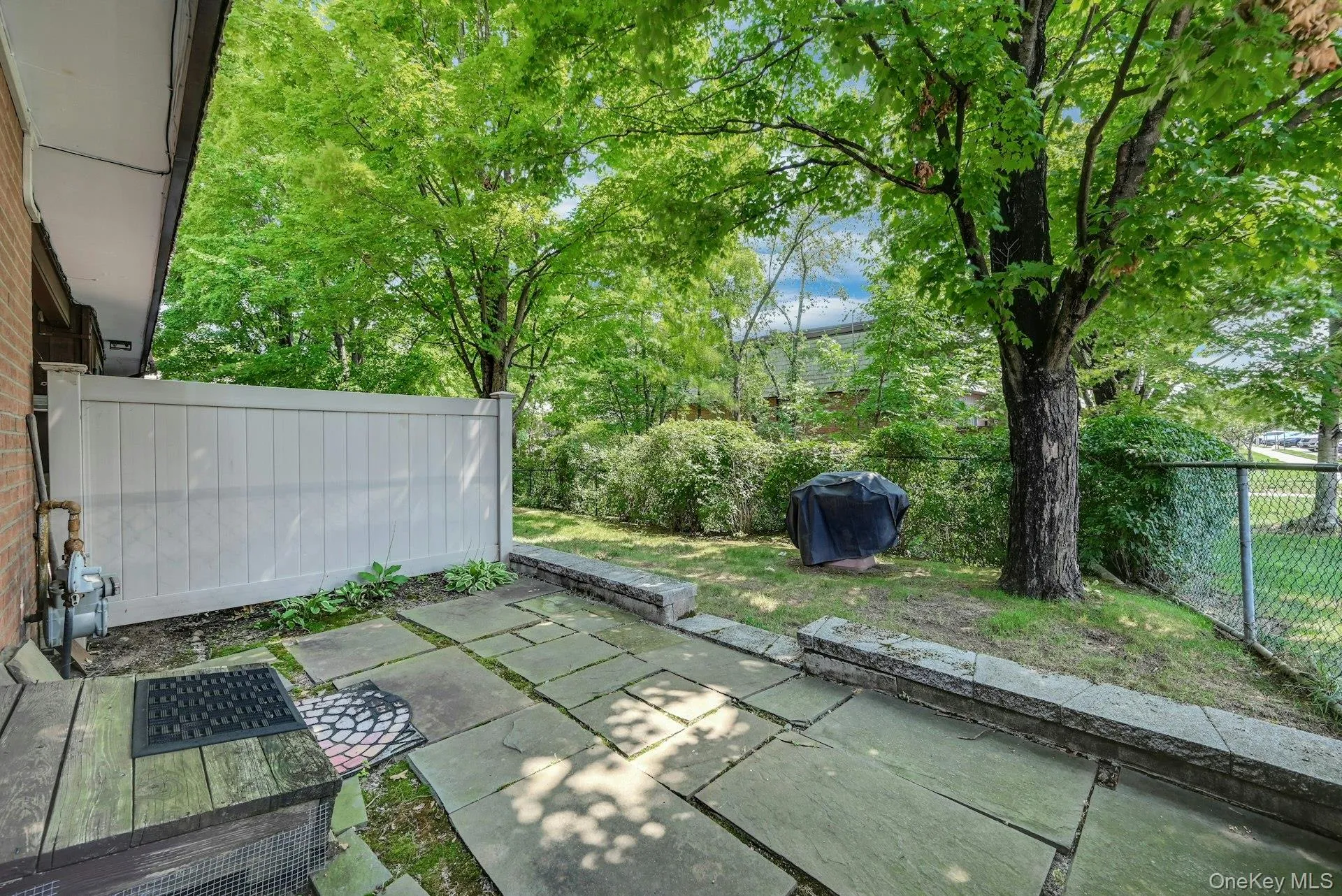 9 Heritage Drive, Clarkstown, NY, 2 Bedrooms Bedrooms, 7 Rooms Rooms,2 BathroomsBathrooms,Residential,For Rent,Heritage,0,1030800 9 Heritage Drive, Clarkstown, NY, 2 Bedrooms Bedrooms, 7 Rooms Rooms,2 BathroomsBathrooms,Residential,For Rent,Heritage,0,1030800