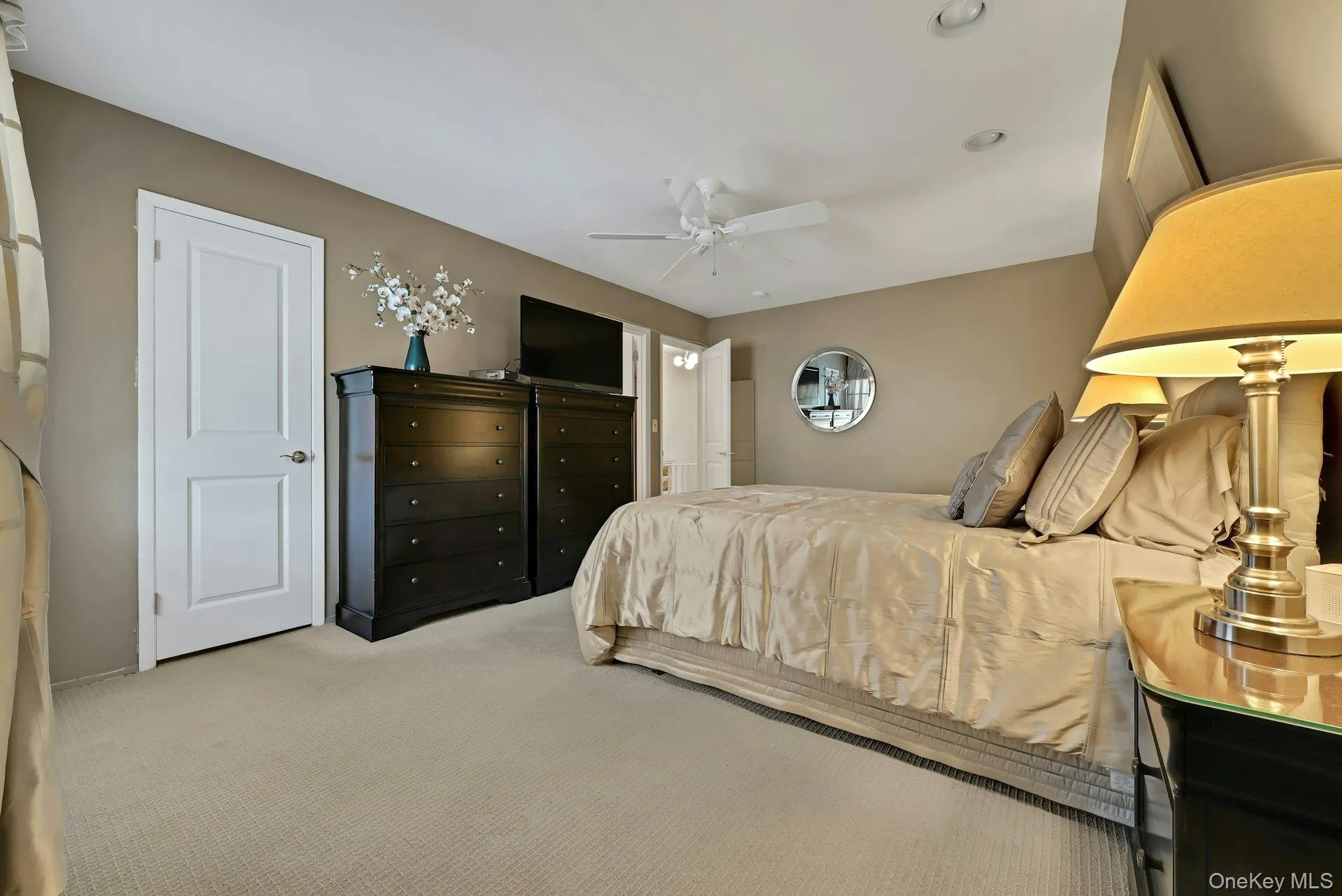 9 Heritage Drive, Clarkstown, NY, 2 Bedrooms Bedrooms, 7 Rooms Rooms,2 BathroomsBathrooms,Residential,For Rent,Heritage,0,1030800 9 Heritage Drive, Clarkstown, NY, 2 Bedrooms Bedrooms, 7 Rooms Rooms,2 BathroomsBathrooms,Residential,For Rent,Heritage,0,1030800