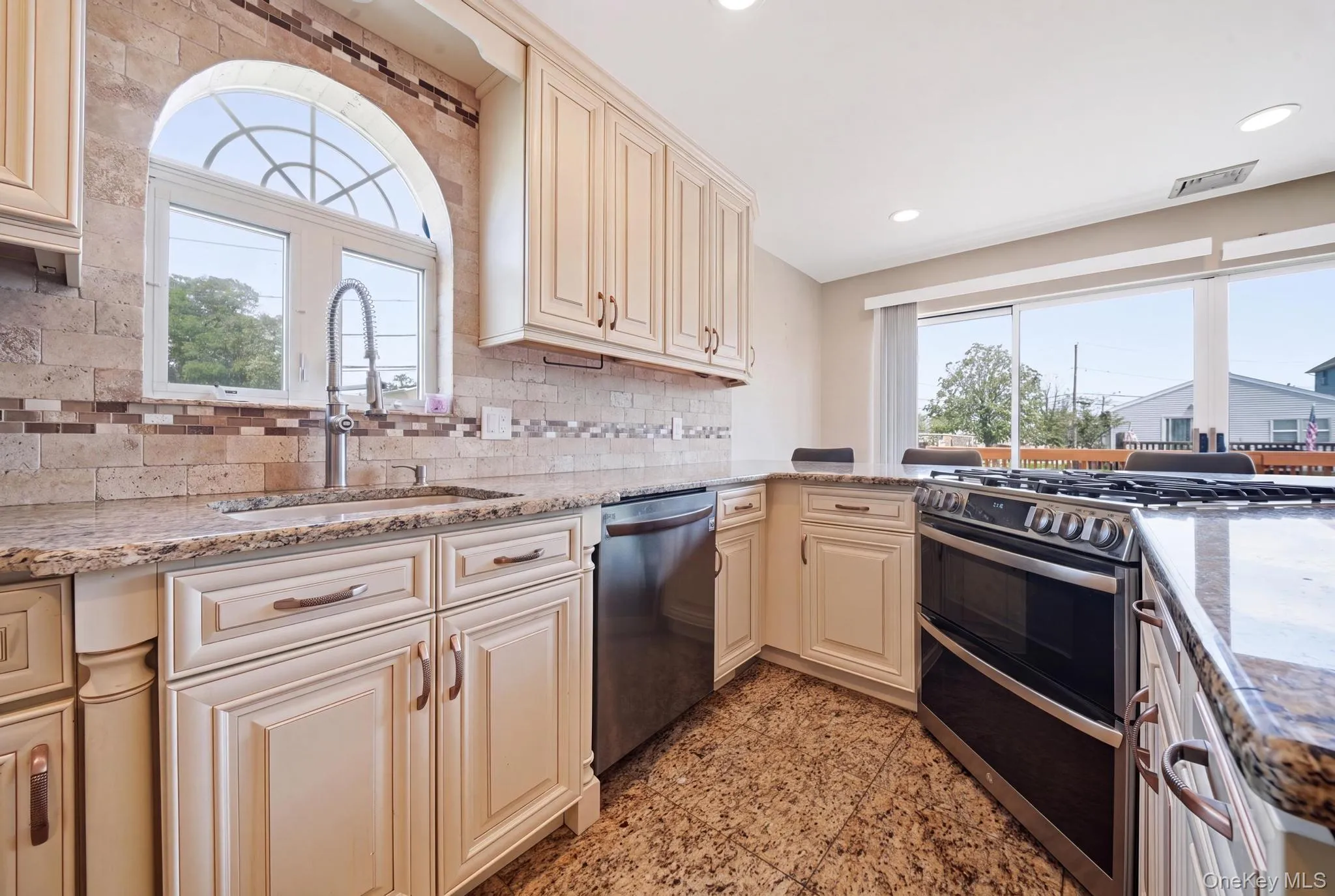 3 Marjorie Lane, Hempstead, NY, 5 Bedrooms Bedrooms, 9 Rooms Rooms,4 BathroomsBathrooms,Residential,For Rent,Marjorie,0,1030802 3 Marjorie Lane, Hempstead, NY, 5 Bedrooms Bedrooms, 9 Rooms Rooms,4 BathroomsBathrooms,Residential,For Rent,Marjorie,0,1030802
