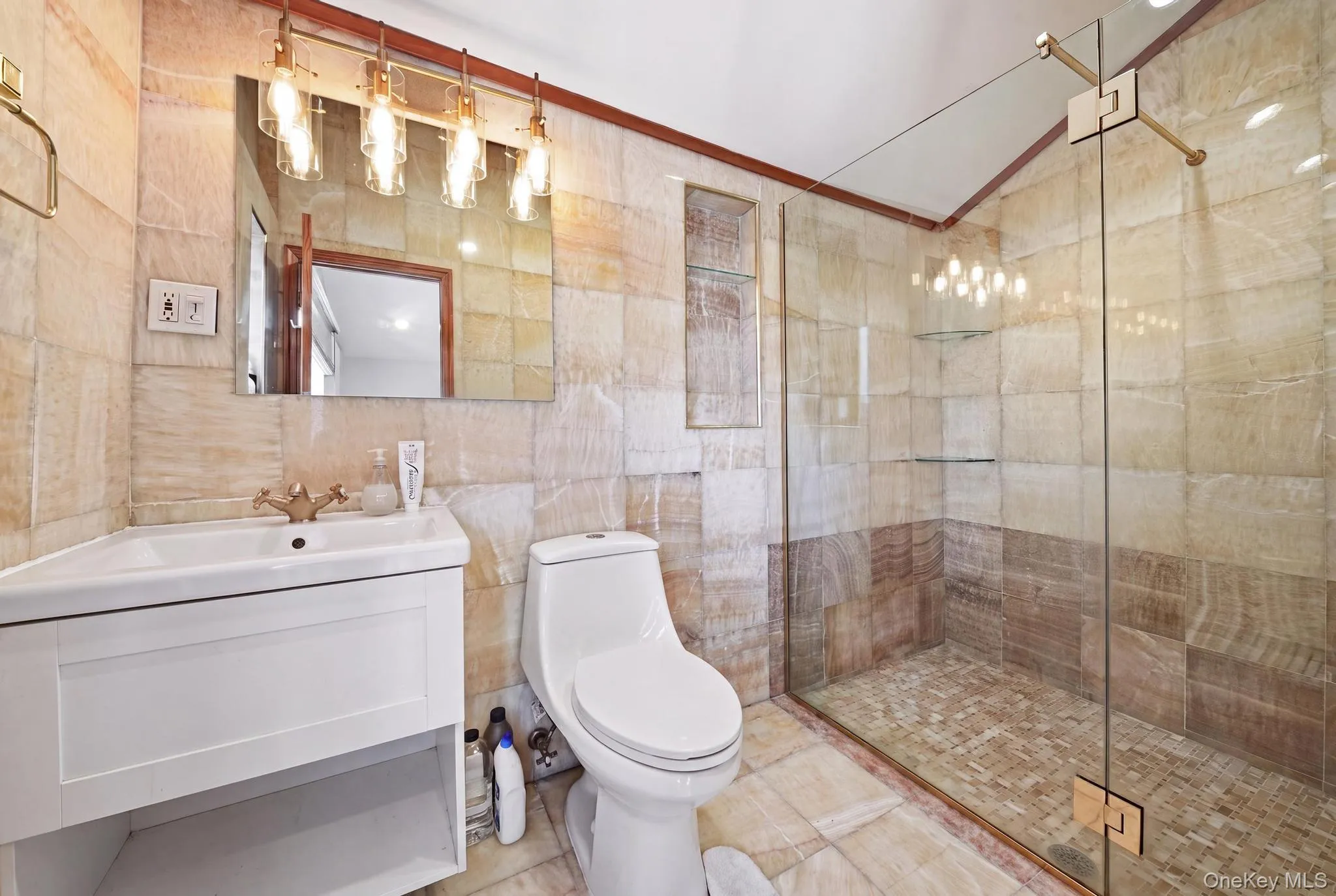 3 Marjorie Lane, Hempstead, NY, 5 Bedrooms Bedrooms, 9 Rooms Rooms,4 BathroomsBathrooms,Residential,For Rent,Marjorie,0,1030802 3 Marjorie Lane, Hempstead, NY, 5 Bedrooms Bedrooms, 9 Rooms Rooms,4 BathroomsBathrooms,Residential,For Rent,Marjorie,0,1030802