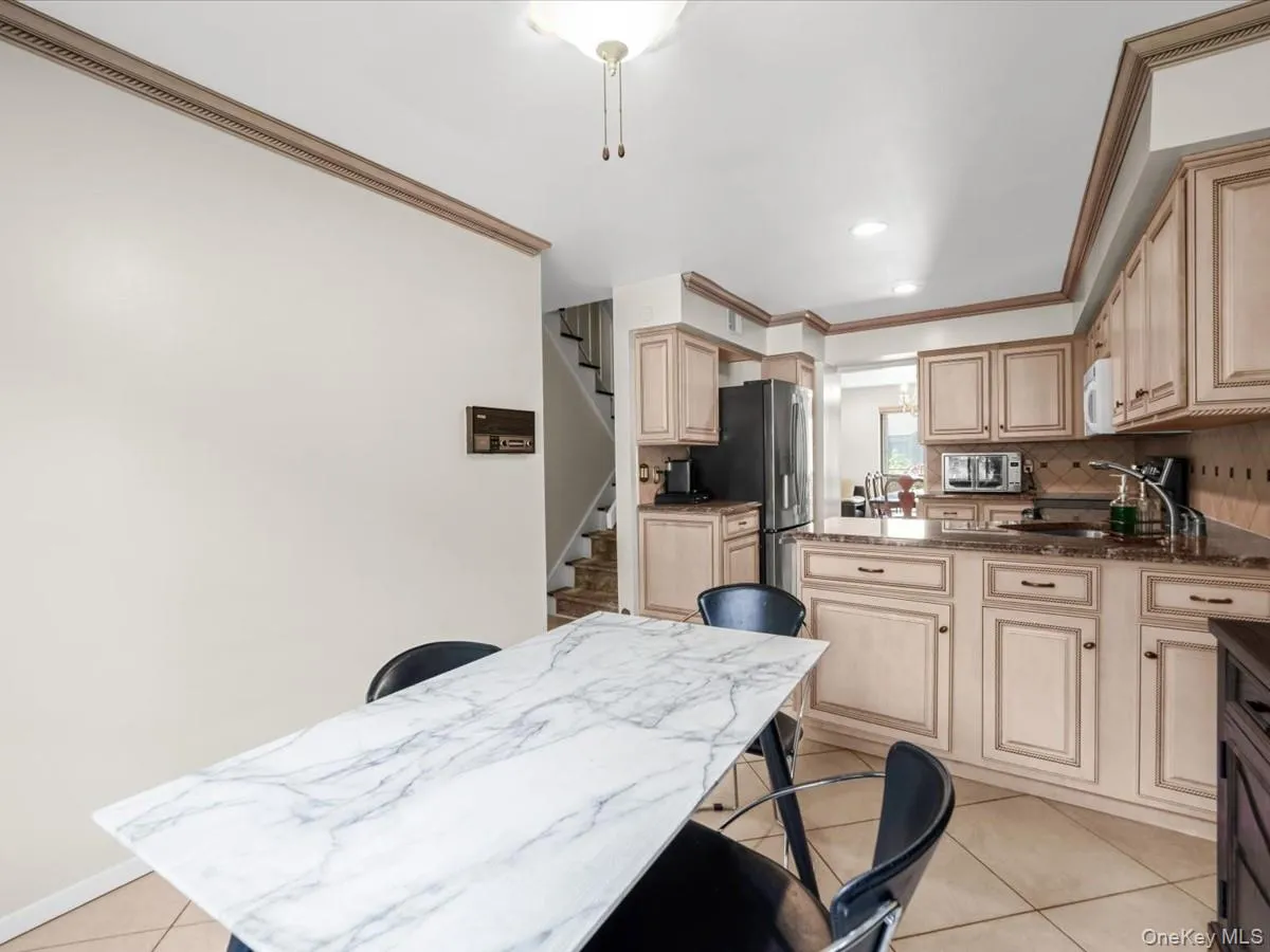 34 Windsor Gate Drive, North Hempstead, NY, 3 Bedrooms Bedrooms, 6 Rooms Rooms,2 BathroomsBathrooms,Residential,For Rent,Windsor Gate,0,1030803 34 Windsor Gate Drive, North Hempstead, NY, 3 Bedrooms Bedrooms, 6 Rooms Rooms,2 BathroomsBathrooms,Residential,For Rent,Windsor Gate,0,1030803