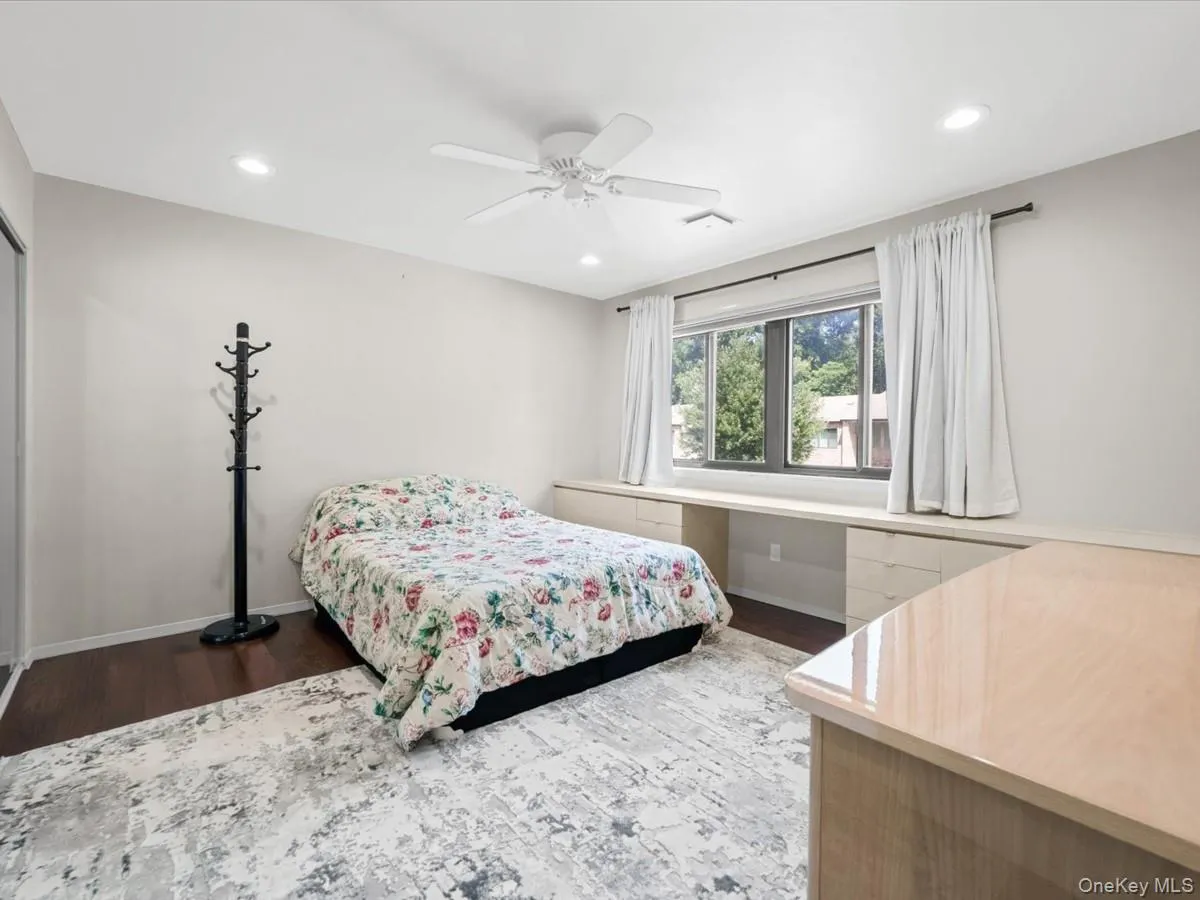 34 Windsor Gate Drive, North Hempstead, NY, 3 Bedrooms Bedrooms, 6 Rooms Rooms,2 BathroomsBathrooms,Residential,For Rent,Windsor Gate,0,1030803 34 Windsor Gate Drive, North Hempstead, NY, 3 Bedrooms Bedrooms, 6 Rooms Rooms,2 BathroomsBathrooms,Residential,For Rent,Windsor Gate,0,1030803