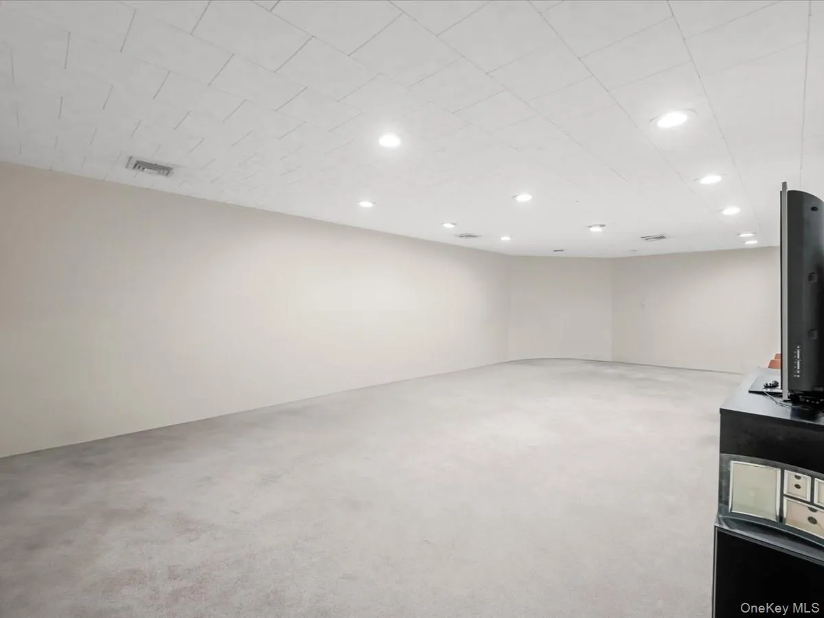 34 Windsor Gate Drive, North Hempstead, NY, 3 Bedrooms Bedrooms, 6 Rooms Rooms,2 BathroomsBathrooms,Residential,For Rent,Windsor Gate,0,1030803 34 Windsor Gate Drive, North Hempstead, NY, 3 Bedrooms Bedrooms, 6 Rooms Rooms,2 BathroomsBathrooms,Residential,For Rent,Windsor Gate,0,1030803