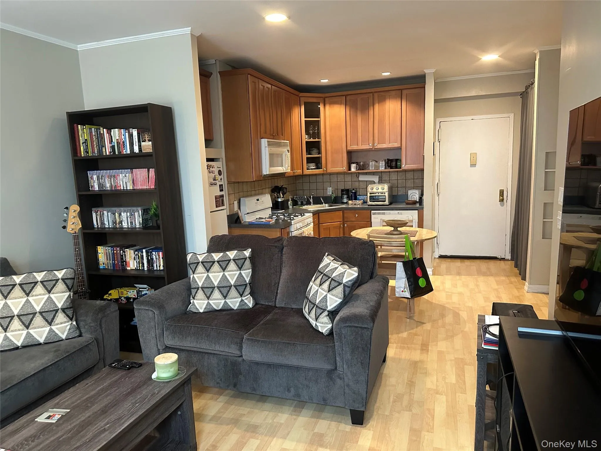 310 Riverside Boulevard, Long Beach, NY, 1 Bedroom Bedrooms, 2 Rooms Rooms,1 BathroomBathrooms,Residential Lease,For Rent,Riverside,0,1030804 310 Riverside Boulevard, Long Beach, NY, 1 Bedroom Bedrooms, 2 Rooms Rooms,1 BathroomBathrooms,Residential Lease,For Rent,Riverside,0,1030804