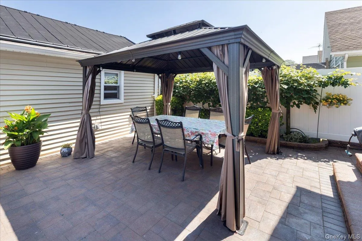 714 Wyckoff Avenue, Hempstead, NY, 3 Bedrooms Bedrooms, 6 Rooms Rooms,2 BathroomsBathrooms,Residential,For Rent,Wyckoff,0,1030806 714 Wyckoff Avenue, Hempstead, NY, 3 Bedrooms Bedrooms, 6 Rooms Rooms,2 BathroomsBathrooms,Residential,For Rent,Wyckoff,0,1030806