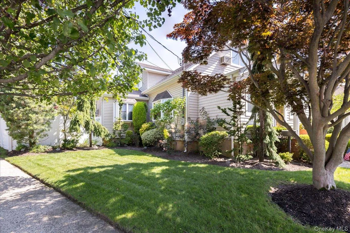 714 Wyckoff Avenue, Hempstead, NY, 3 Bedrooms Bedrooms, 6 Rooms Rooms,2 BathroomsBathrooms,Residential,For Rent,Wyckoff,0,1030806 714 Wyckoff Avenue, Hempstead, NY, 3 Bedrooms Bedrooms, 6 Rooms Rooms,2 BathroomsBathrooms,Residential,For Rent,Wyckoff,0,1030806