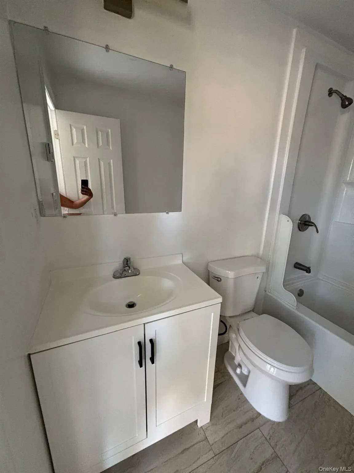 652 Bayview Avenue, Brookhaven, NY, 3 Bedrooms Bedrooms, 5 Rooms Rooms,1 BathroomBathrooms,Residential Lease,For Rent,Bayview,0,1030812 652 Bayview Avenue, Brookhaven, NY, 3 Bedrooms Bedrooms, 5 Rooms Rooms,1 BathroomBathrooms,Residential Lease,For Rent,Bayview,0,1030812