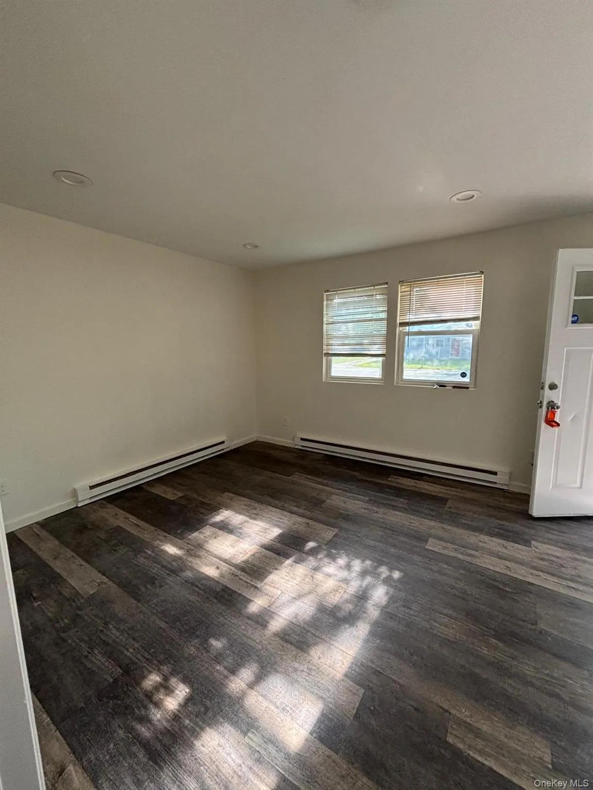 652 Bayview Avenue, Brookhaven, NY, 3 Bedrooms Bedrooms, 5 Rooms Rooms,1 BathroomBathrooms,Residential Lease,For Rent,Bayview,0,1030812 652 Bayview Avenue, Brookhaven, NY, 3 Bedrooms Bedrooms, 5 Rooms Rooms,1 BathroomBathrooms,Residential Lease,For Rent,Bayview,0,1030812