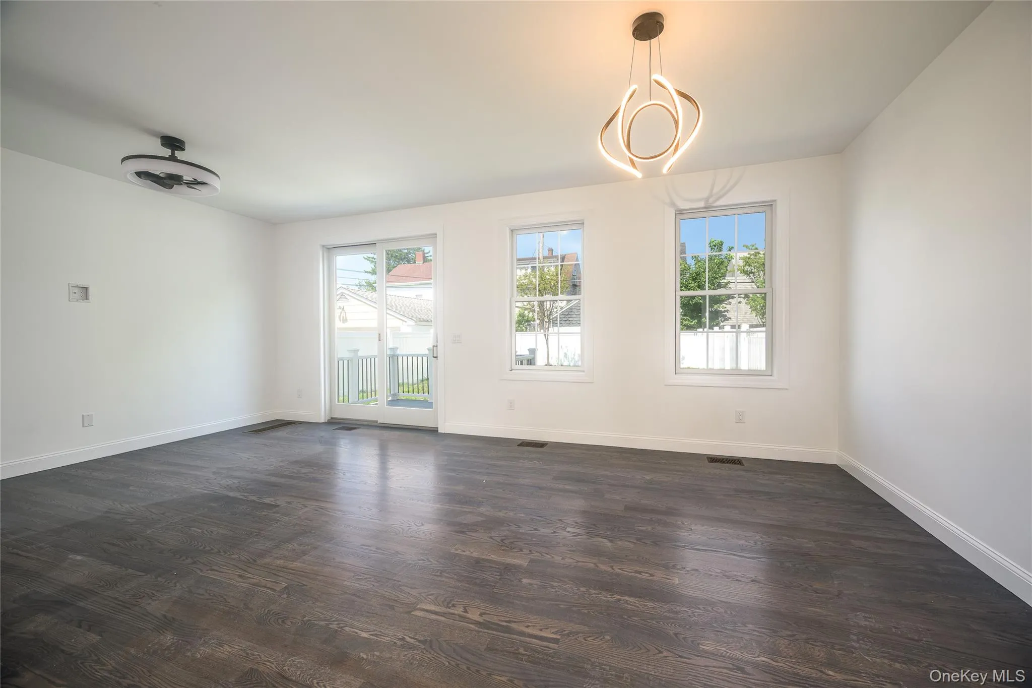 201 A Elm Street, New Rochelle, NY, 3 Bedrooms Bedrooms, 6 Rooms Rooms,2 BathroomsBathrooms,Residential,For Rent,Elm,0,1030814 201 A Elm Street, New Rochelle, NY, 3 Bedrooms Bedrooms, 6 Rooms Rooms,2 BathroomsBathrooms,Residential,For Rent,Elm,0,1030814