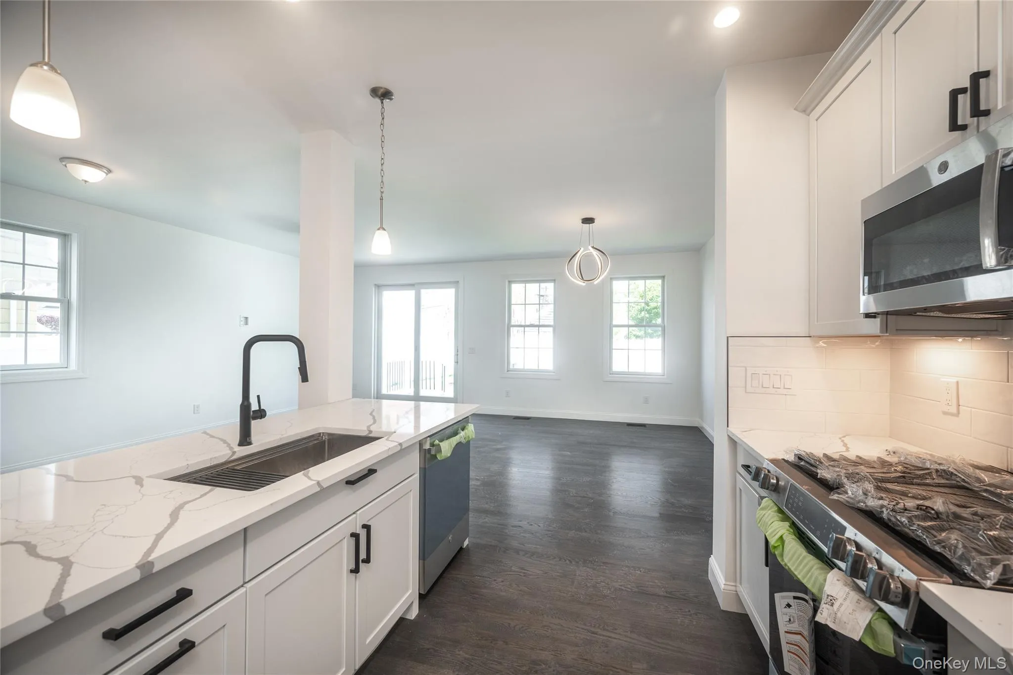 Kitchen Open floor plans opens up to living room and Dining room Kitchen Open floor plans opens up to living room and Dining room