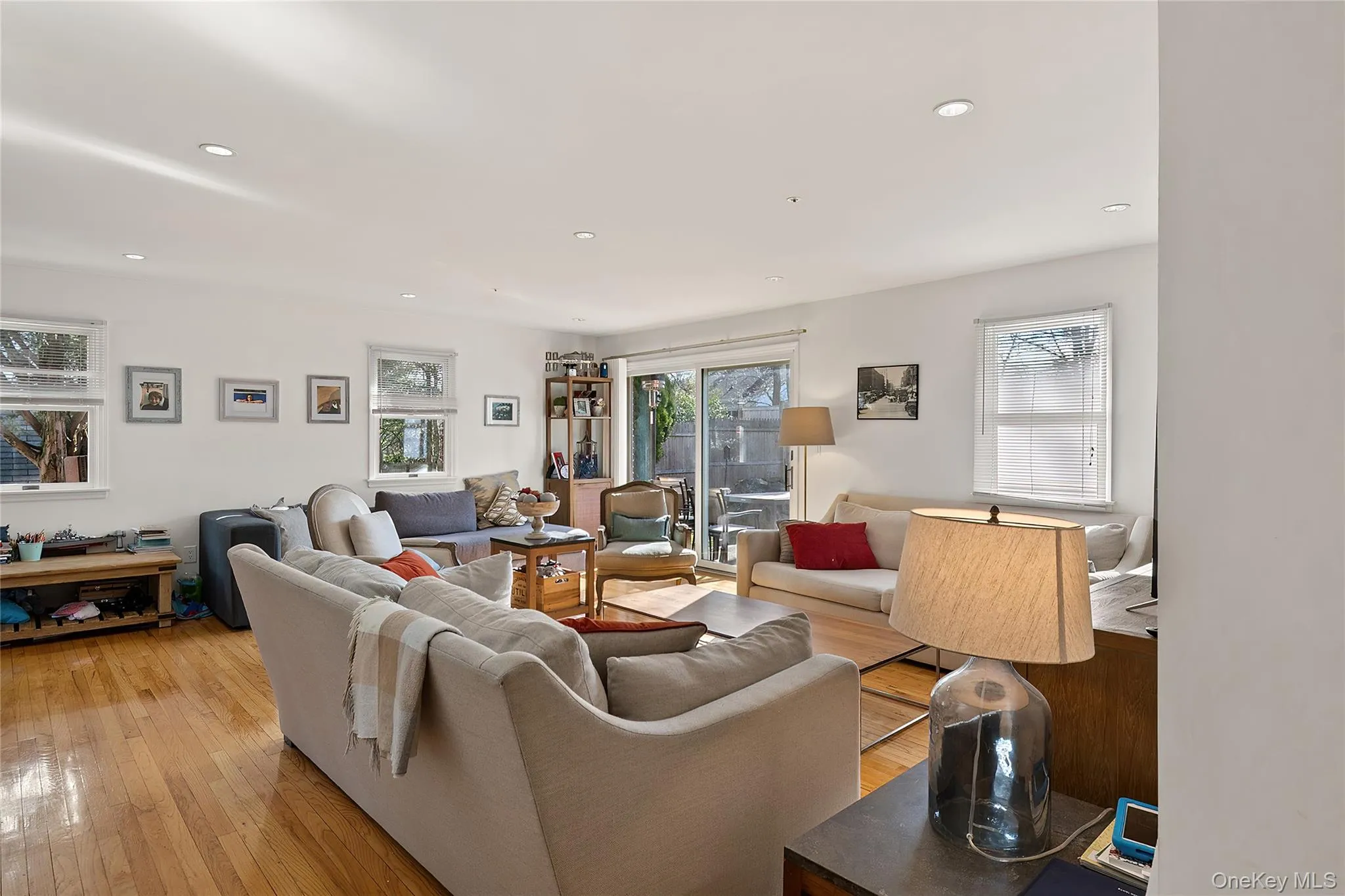 36 Florence Avenue, Greenburgh, NY, 3 Bedrooms Bedrooms, 5 Rooms Rooms,2 BathroomsBathrooms,Residential Lease,For Rent,Florence,0,1030829 36 Florence Avenue, Greenburgh, NY, 3 Bedrooms Bedrooms, 5 Rooms Rooms,2 BathroomsBathrooms,Residential Lease,For Rent,Florence,0,1030829
