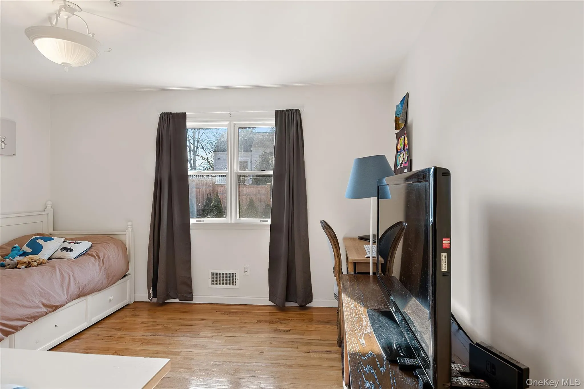 36 Florence Avenue, Greenburgh, NY, 3 Bedrooms Bedrooms, 5 Rooms Rooms,2 BathroomsBathrooms,Residential Lease,For Rent,Florence,0,1030829 36 Florence Avenue, Greenburgh, NY, 3 Bedrooms Bedrooms, 5 Rooms Rooms,2 BathroomsBathrooms,Residential Lease,For Rent,Florence,0,1030829